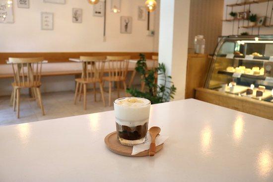 BomuX Cake Shop and Tea House